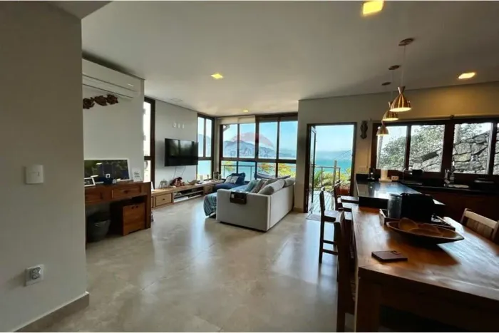 casa em condomínio praticamente pé na areia norte ilhabela