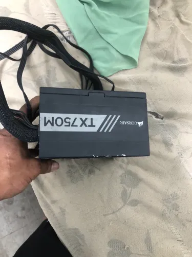 Fonte corsar tx750w só está cabo ide