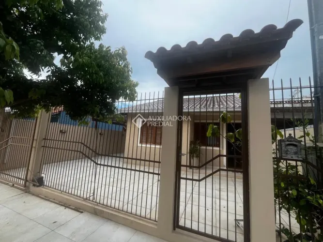 Casa a Venda em Nova Santa Rita com 4 quartos.