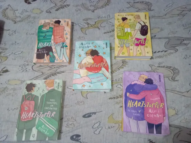 Box Heartstopper, 5 Volumes.
