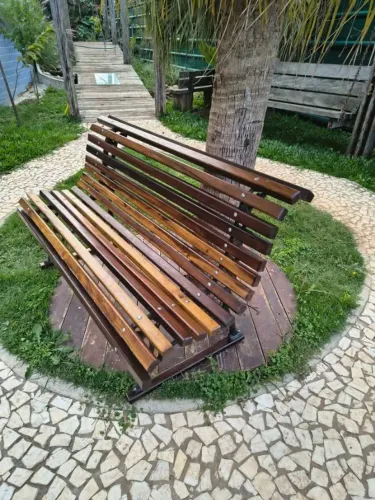 Vendo banco de madeira Imbuia