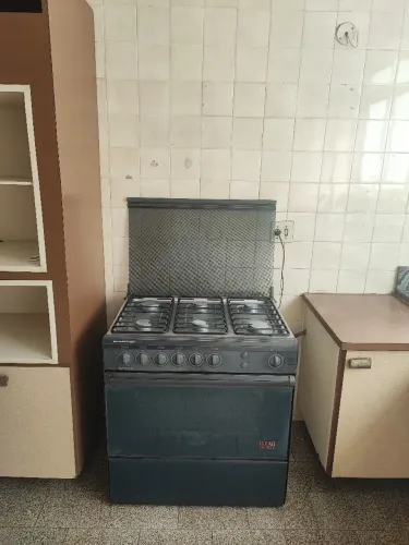 Vendo fogão de seis bocas.
