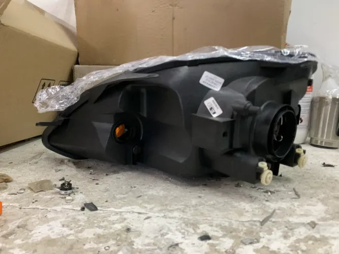 Farol Fiesta Charge 2003/2007 Novo cromado 