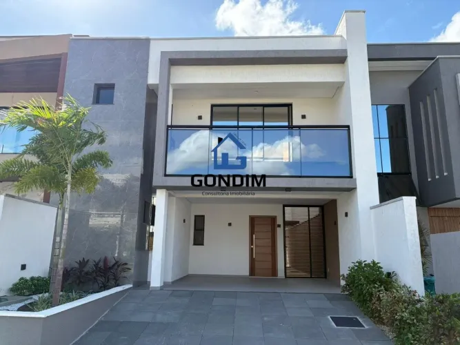 Excelente Casa Duplex Alto Padrão a venda na Maraponga
