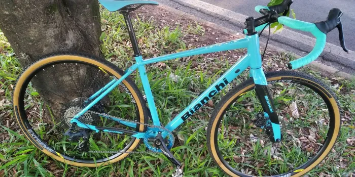 Bike gravel Absolute garfo em carbono 