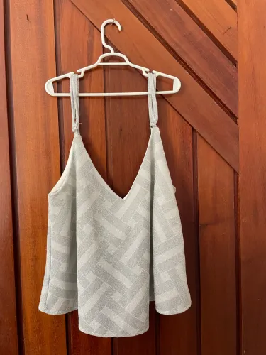 Blusa de festa prateada (tamanho P)