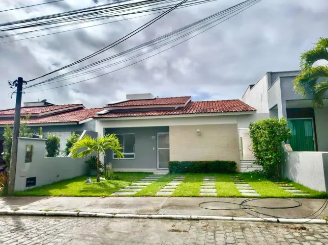 Casa semi mobiliada 2/4 com suíte