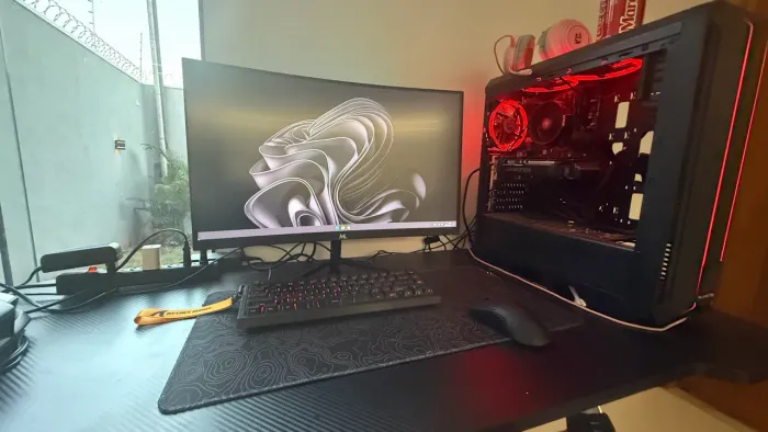 Pc Gamer ( pc e monitor )