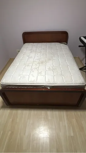 Cama com colchão