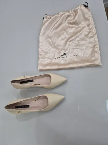 Sapato couro Scarpin Jorge Bischoff
