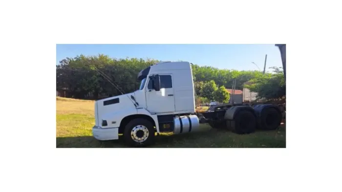 Vende-se Caminhão Volvo
