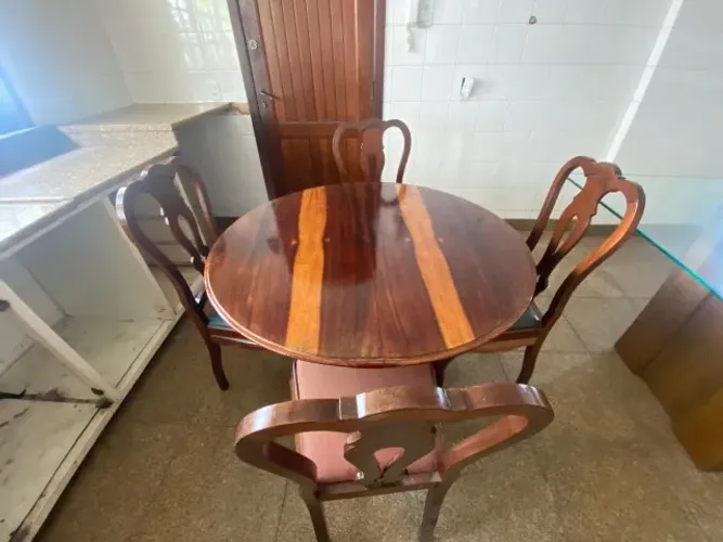 Mesa de jantar redonda