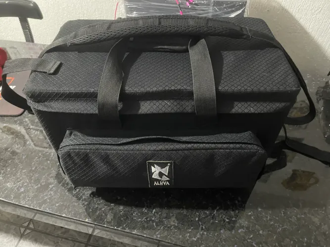 bolsa (bag) da marca Alhva robusta