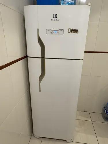 Geladeira Duplex Eletrolux Frost Free 310Litros