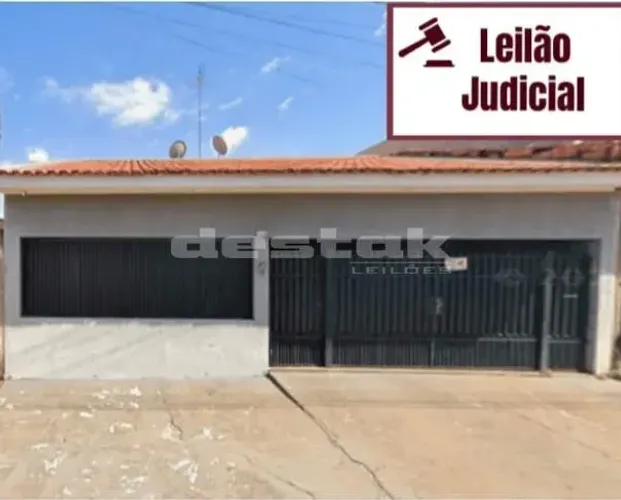 Casa com Edícula em Jaú/SP