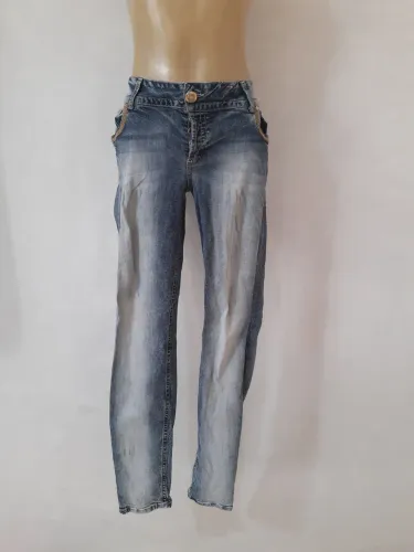 Calças femininas jeans e sociais tamanhos e marcas