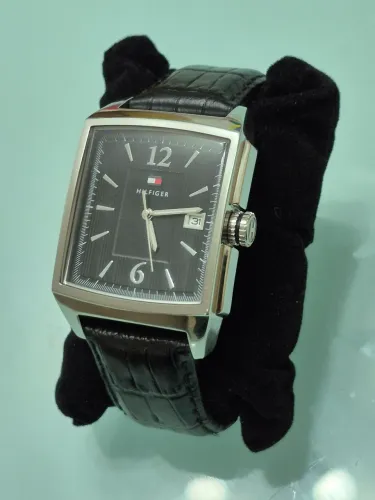 Relogio Tank Tommy Hilfiger