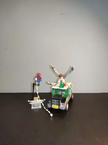 LEGO Homem-aranha marvel 76015 doc ock completo