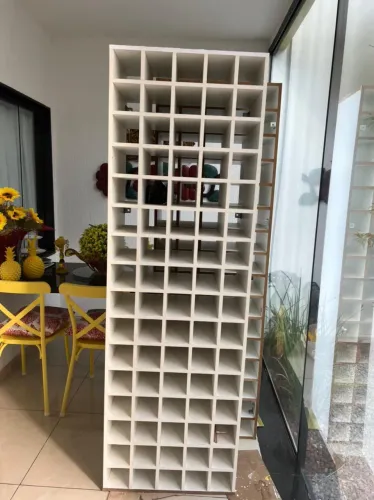 Vendo Adega de Madeira