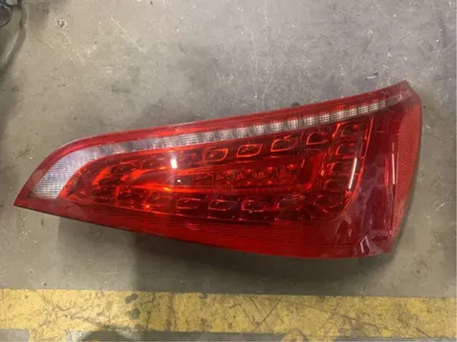 Lanterna  Direita Original Led (8r0945094a) Audi Q5 09 / 12