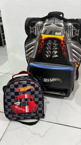 Mochila 3D e lancheira Hotwhells