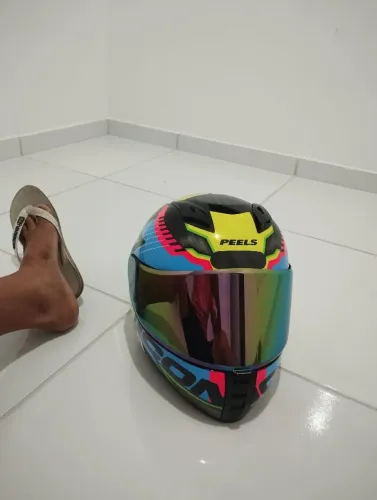 Capacete peels