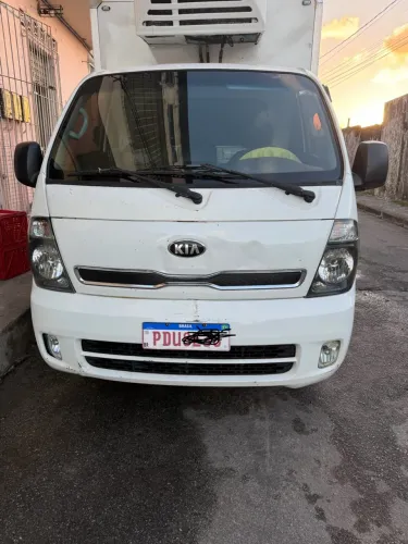Kia bongo com baú térmico