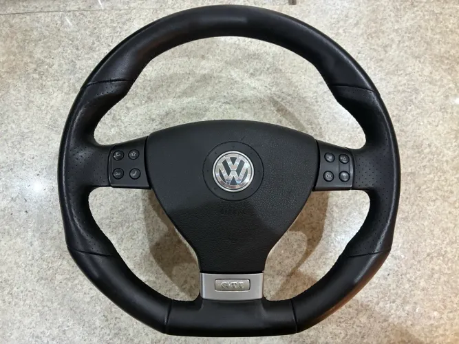 Volante golf GTI mk5