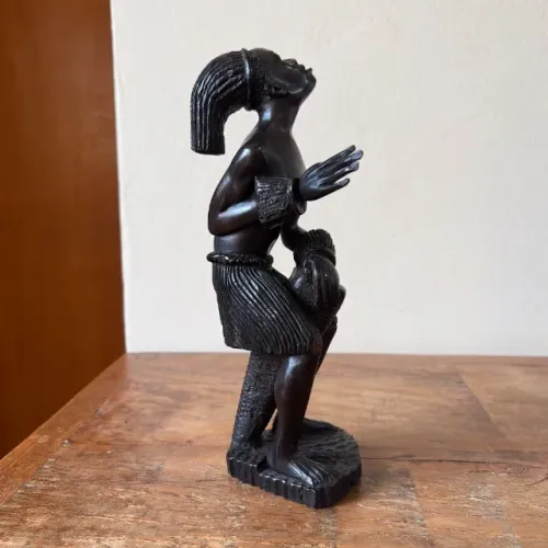 Escultura Africana De Angola em Madeira de Ébano