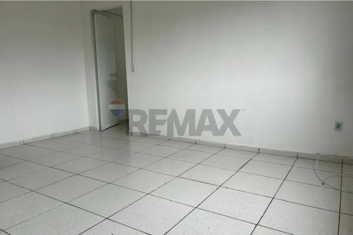 Loja Comercial Reformada para Locação em São Cristóvão Cabo Frio