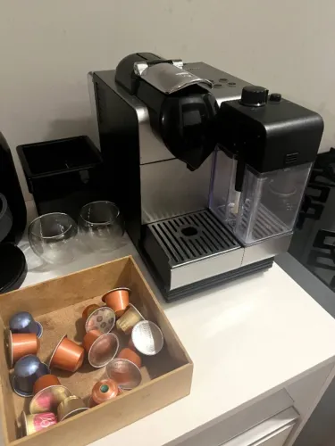 Cafeteira espresso nespresso lattissima capsula