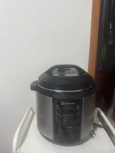 Panela de pressão elétrica Eletrolux PCC20