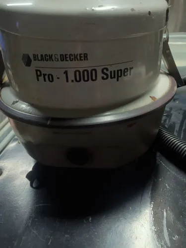 Aspirador antigo marca Black Decker funcionando perfeitamente bem 