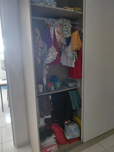 Vendo 1 Guarda roupa 
