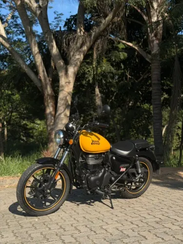 Royal Enfield Meteor 350 Fireball Yellow