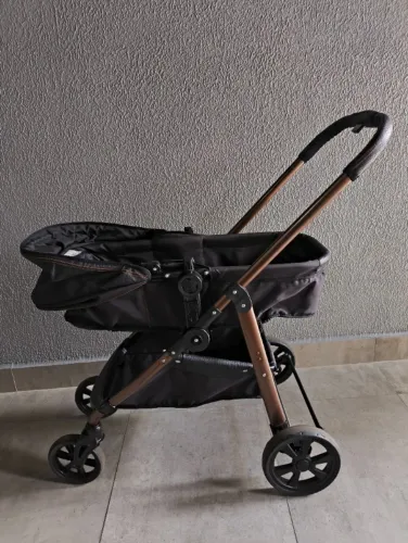 Vendo carrinho de bebê
