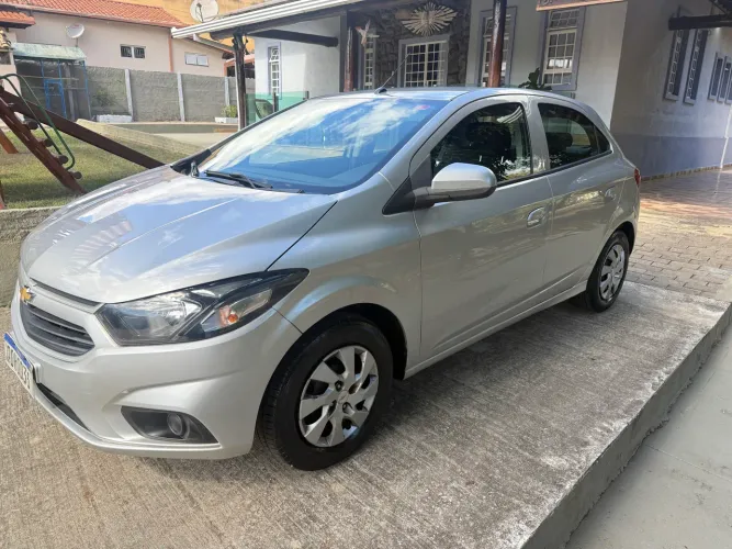 Chevrolet Onix Hatch LT 1.0 8V Flex Mec. 4P 2018