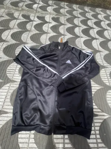 Moletom adidas preto