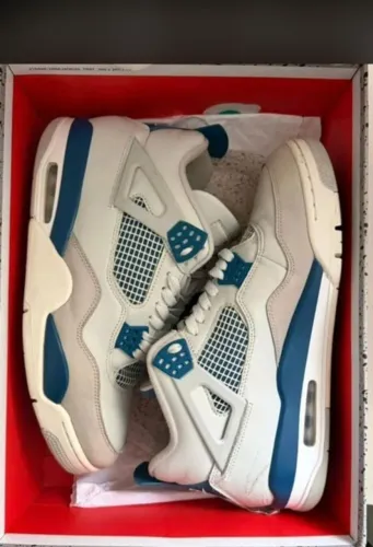 Air Jordan 4 Military Blue