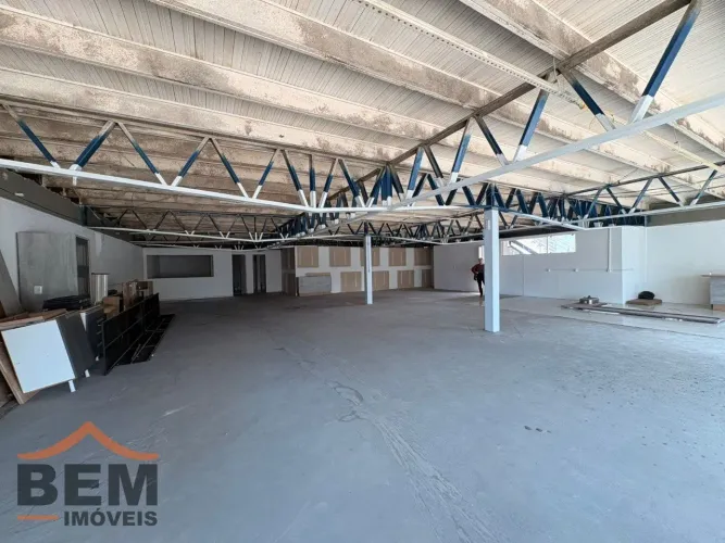 Sala Comercial para alugar com 300 m² no bairro Praia Brava, em Itajaí