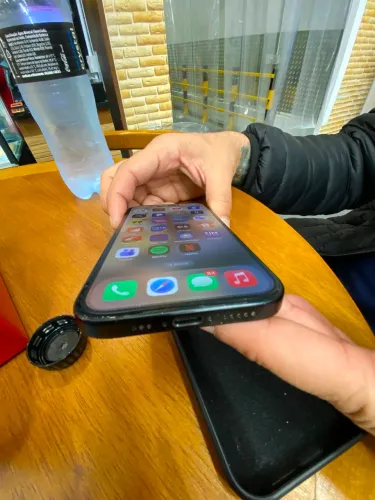iPhone 16
