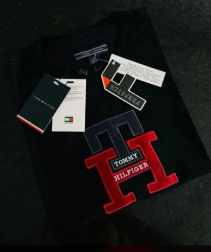 Camiseta Tommy Hilfiger, G, preta
