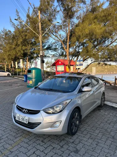Hyundai Elantra GLS 1.8 16V Aut. 2012