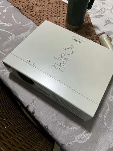 Projetor Sanyo plc xu106