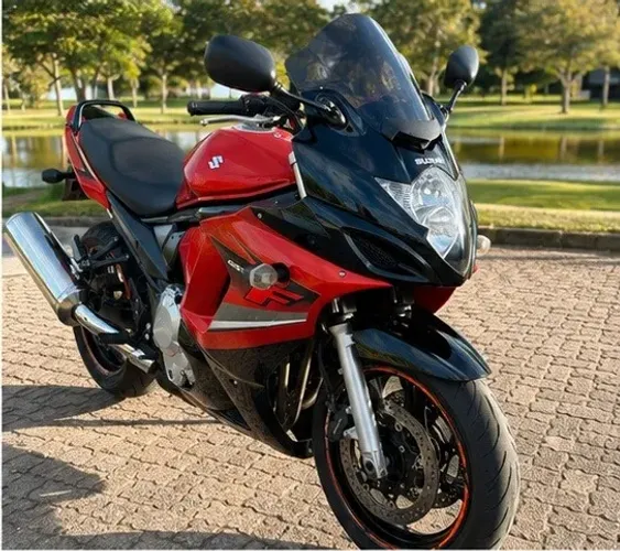 SUZUKI GSX650F - 4 CILINDROS, CONFORTO E MUITA PRESENÇA!