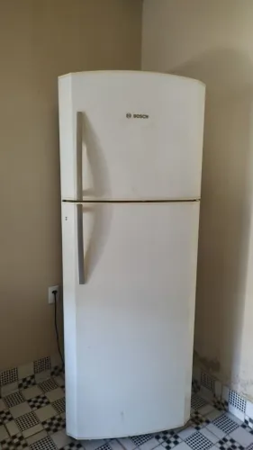 Geladeira com defeito 