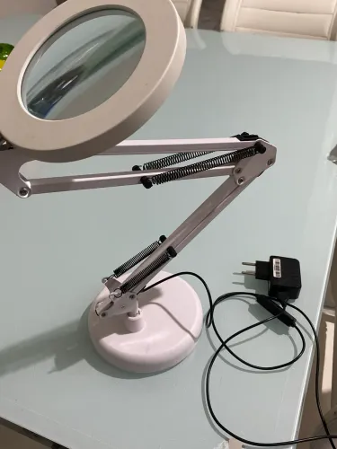 Luminária articulada semi nova