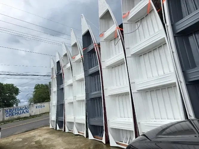 canoa, voadeira, bote, lancha, barco 6 metros borda alta nova sem uso.