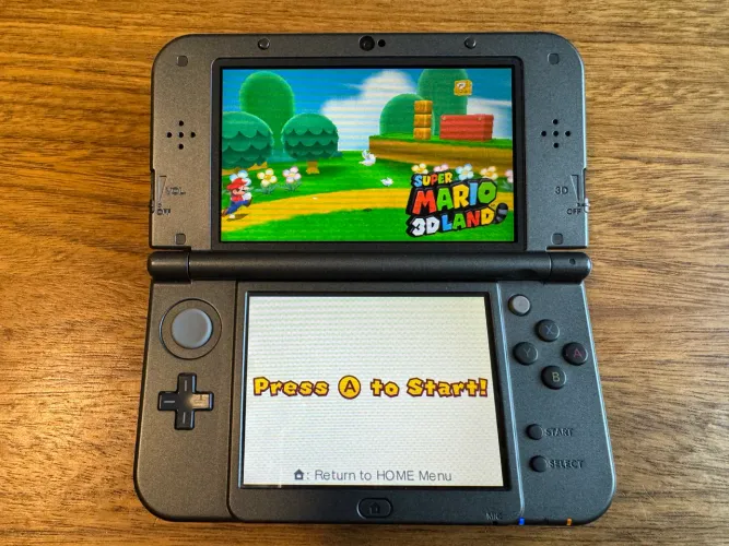 New Nintendo 3DS XL Black + Cartão de Memória | Excelente Estado