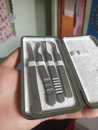 Kit 4 pinças: para sair bonita e nagaraku, acompanha porta pinças
